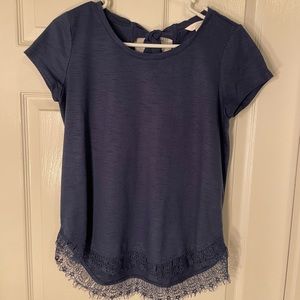 Lauren Conrad short-sleeved Tee with tie-back Delicate lace trim Size S